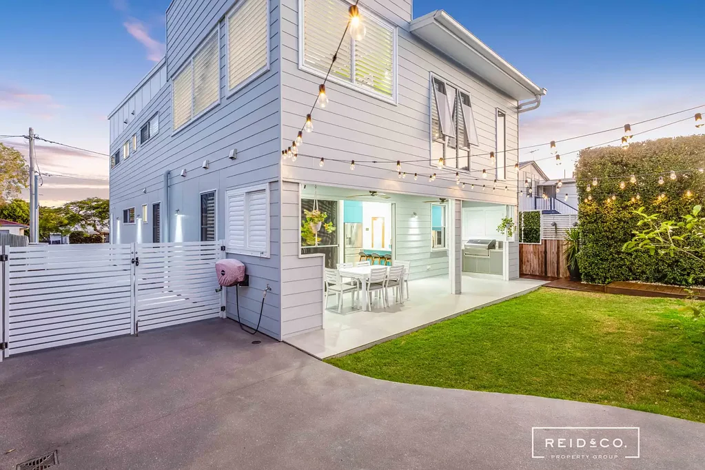 Woody Point 5 Bedroom Bespoke residence - dual living - rooftop terrace