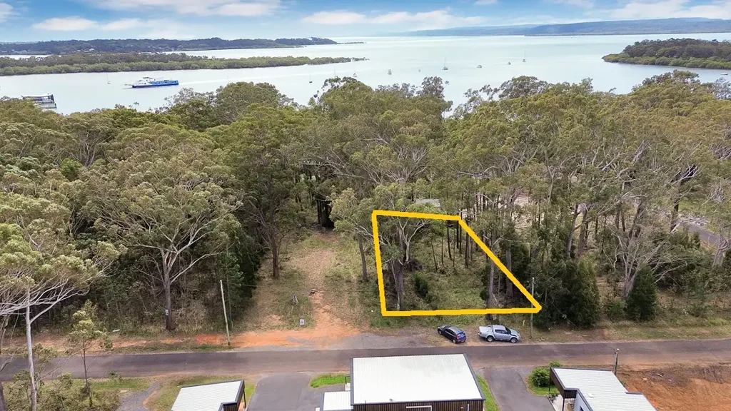 Russell Island Zoned SMBI Centre - Commercial