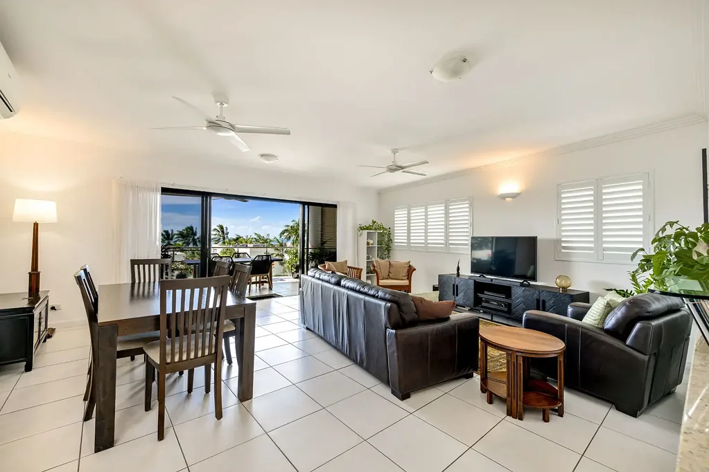 Trinity Beach 3房  Coastal Elegance with Expansive Ocean Views