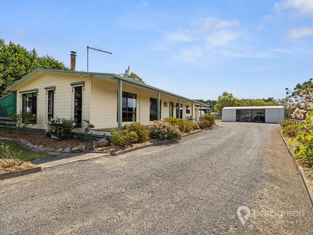Foster 3غرفة نوم 12.5 ACRES ON THE EDGE OF TOWN SET UP FOR HORSES