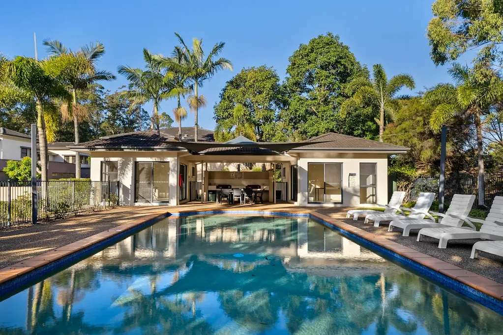 Robina 4ਬੈੱਡਰੂਮ PRESTIGIOUS GOLF COURSE LIVING IN AN OUTSTANDING LOCATION.