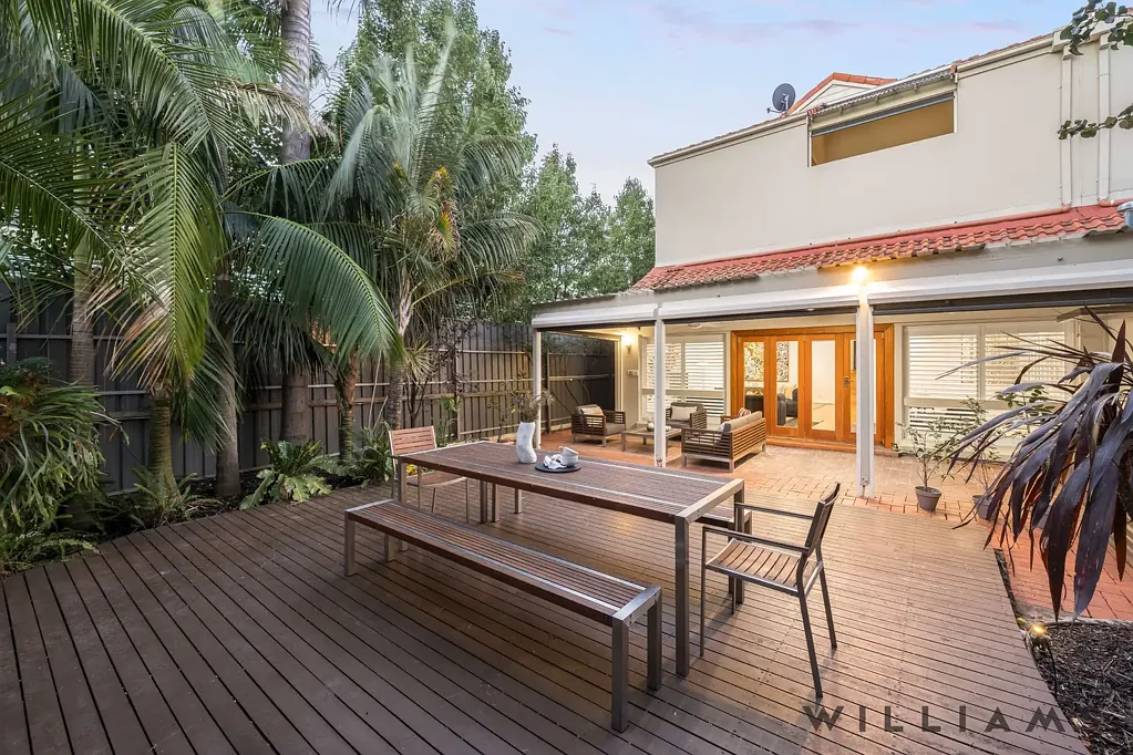 Parkside 4 Slaapkamer "CONTEMPORARY TORRENS TITLE LIVING IN COSMOPOLITAN PARKSIDE"