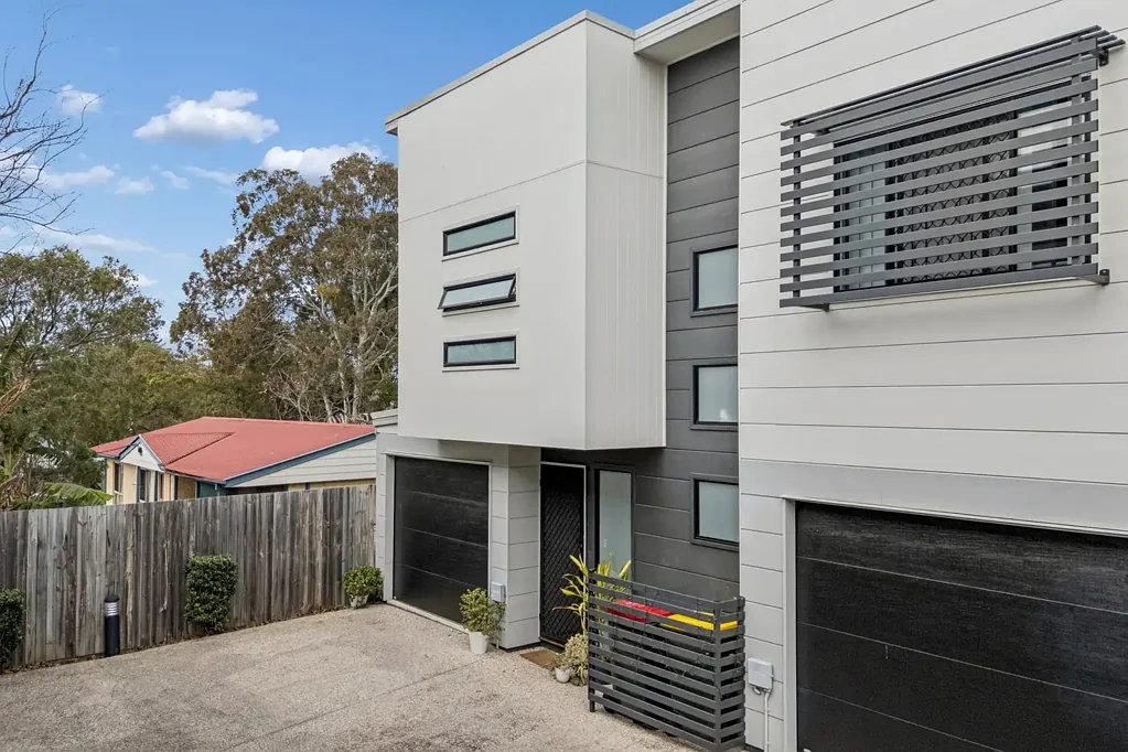 Strathpine 3Zimmer LARGE TOWNHOUSE WITH A YARD!