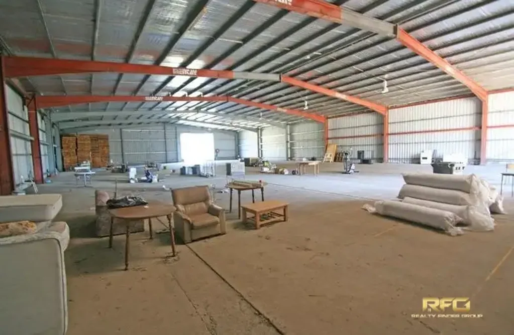 Great Western 3ਬੈੱਡਰੂਮ Residential/Commercial Development Opportunity