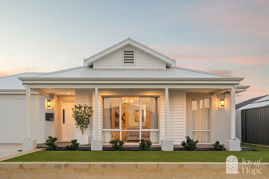 Landsdale 4બેડરૂમ CONTEMPORARY HAMPTONS FARMHOUSE