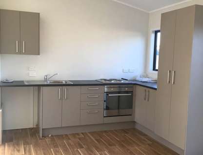 80a Triangle Road, Massey, Waitakere City, Auckland, 3房, 1浴, 整租独立别墅