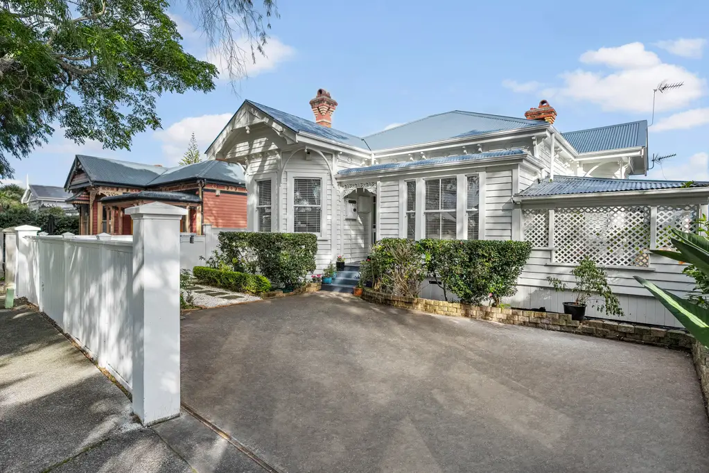 Mount Eden 5બેડરૂમ City Fringe Classic Villa with Studio