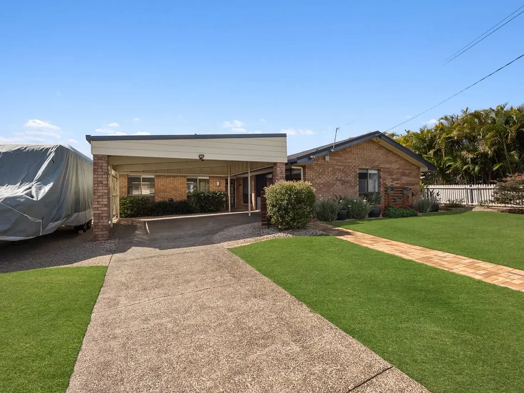 Flinders View 3房 首次上市 | 位于宁静死胡同，维护良好 First Time to Market | Immaculately Kept in a Quiet Cul-De-Sac