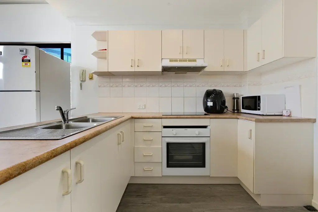 14/143 Frank Street, Labrador, QLD 4215