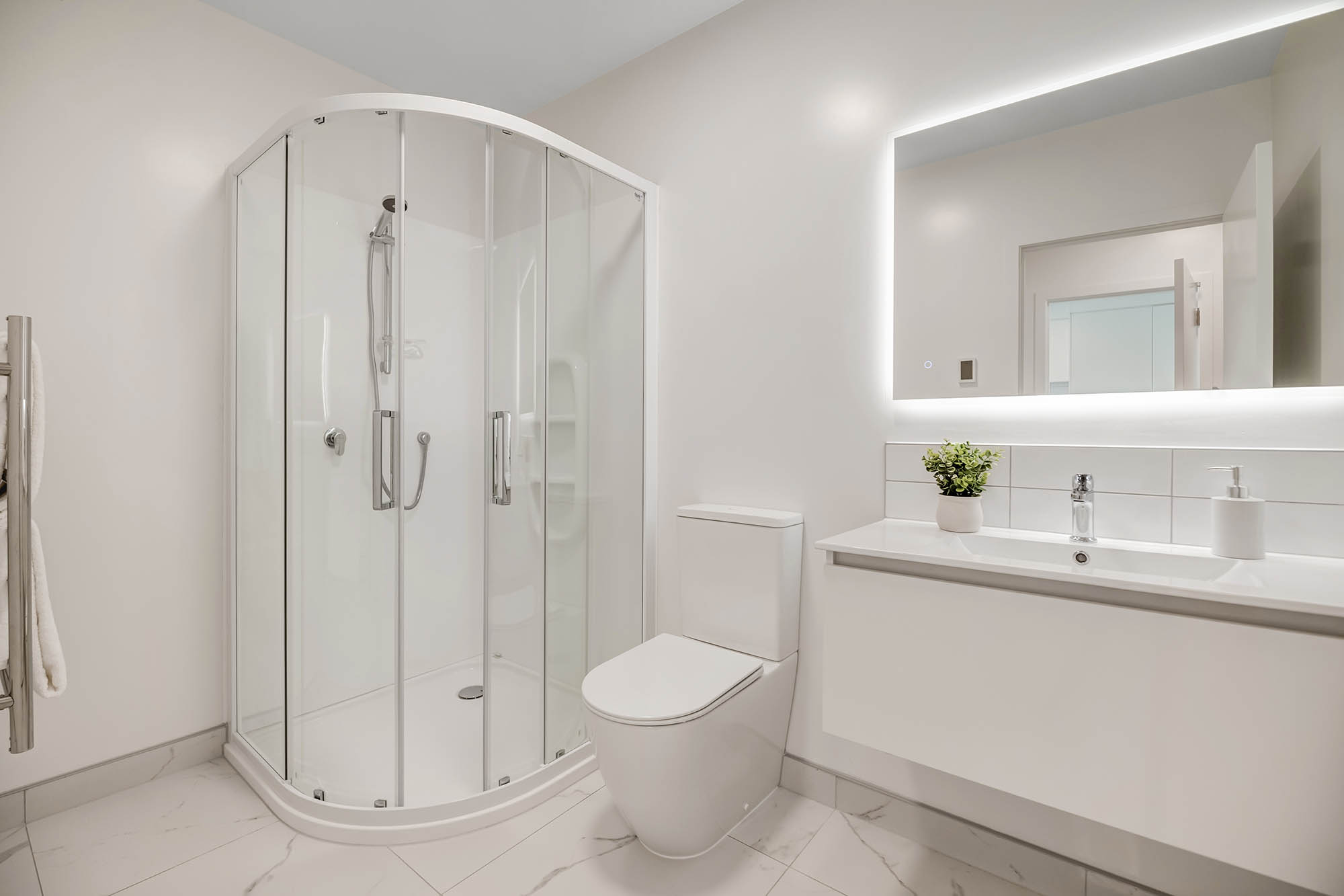 APT 1/3 Kawau Close, Orewa, photo 10