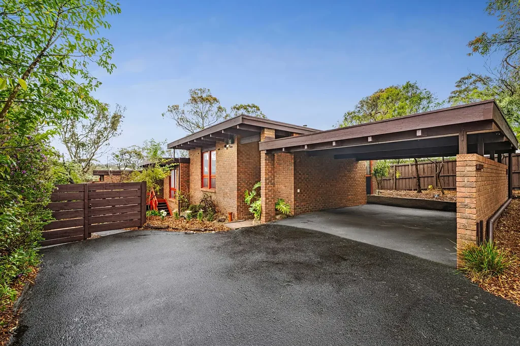 19 Wycliffe Crescent, Eltham, VIC 3095