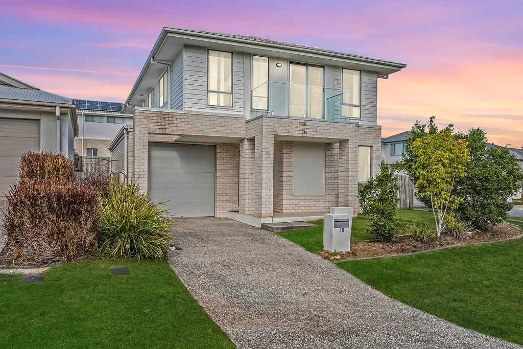 Coomera 4房  Modern Family Living on a Corner Block in Prime Coomera Location