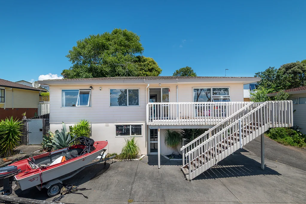 1/44 Barbados Drive, Unsworth Heights, North Shore City, Auckland