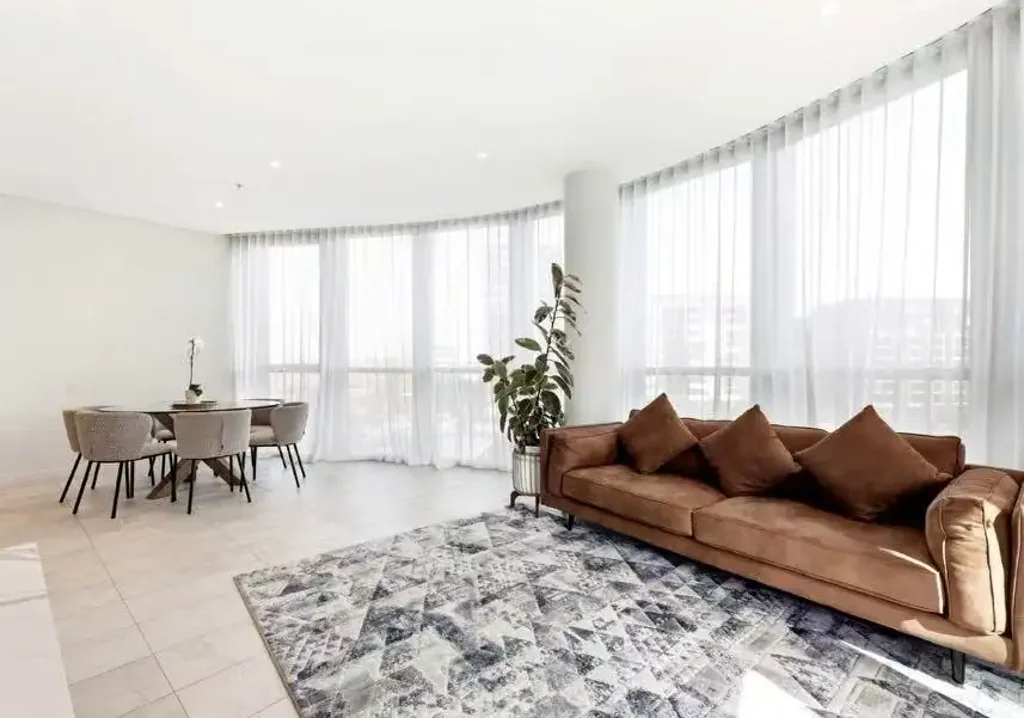MIRVAC APARTMENT- PRIME LOCATION