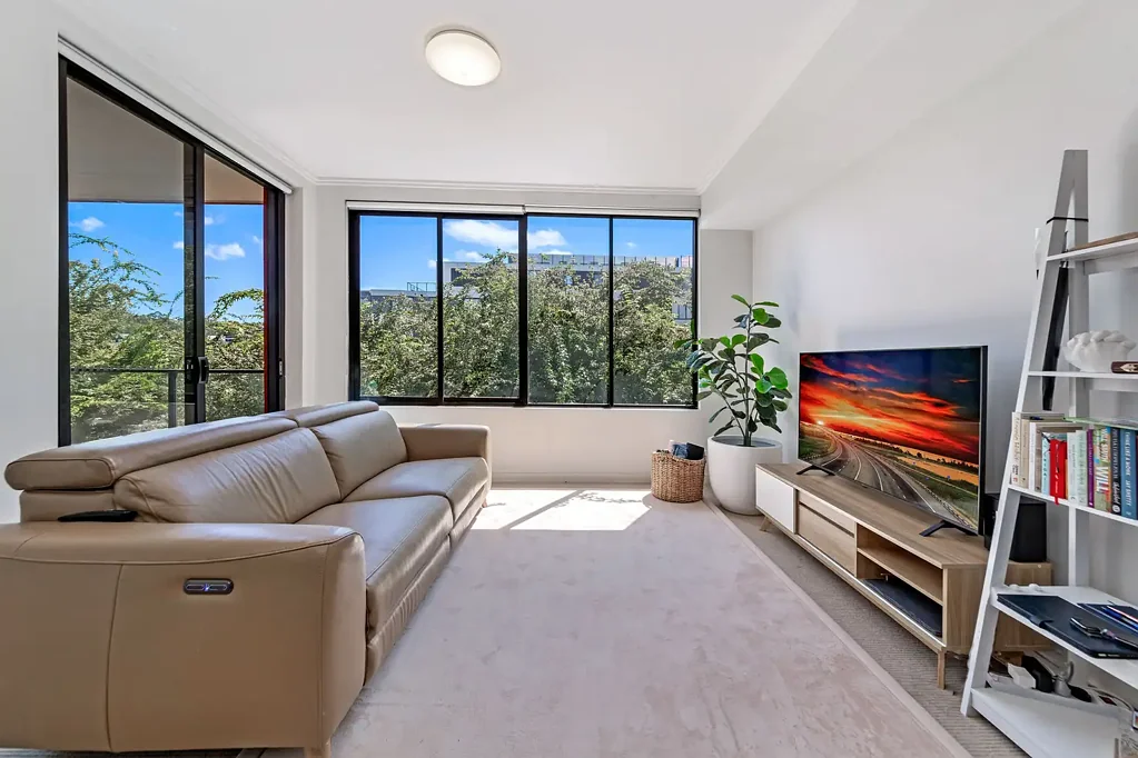 Rouse Hill 1 Bedroom Modern Elegance & Resort-Style Living in the Heart of Rouse Hill