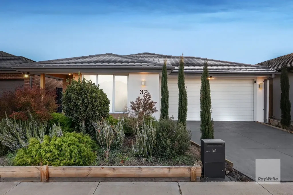 32 Ruthven Way, Mambourin, VIC 3024
