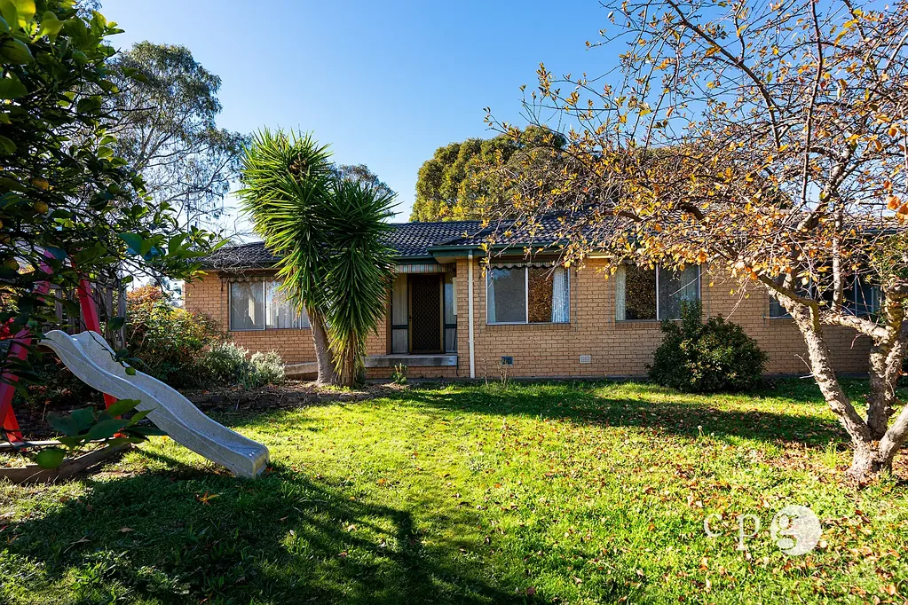 Maldon 4ਬੈੱਡਰੂਮ Charming Brick Veneer Residence on Expansive 1-acre (4,000+) sqm Land