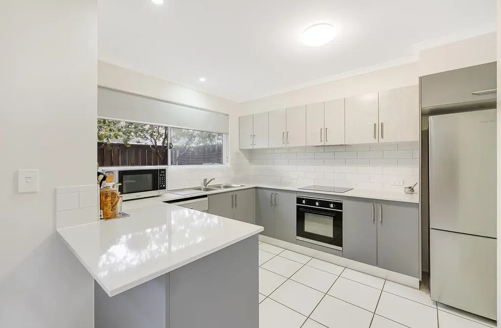 Buderim 3ਬੈੱਡਰੂਮ Stylish Dual-Level Townhouse Offering Space, Comfort & Convenience