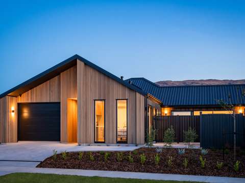 Wanaka 4 Bedroom Exceptional comfort with income potential