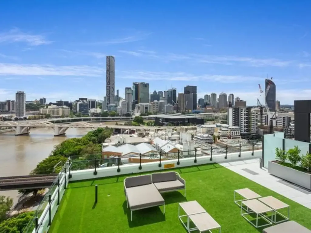 Luxury  with Stunning City Views