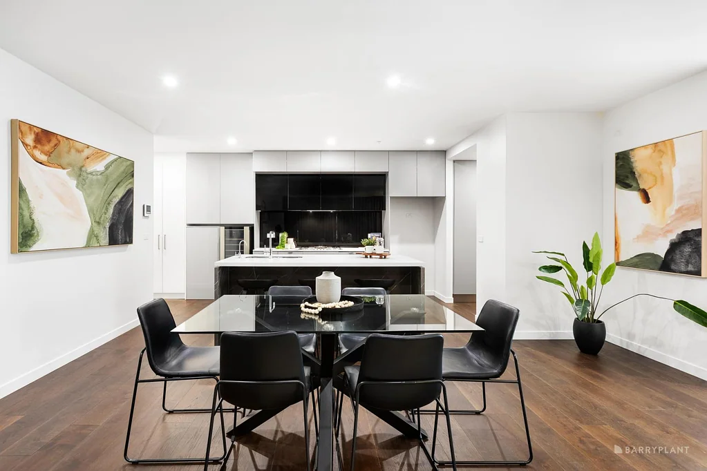 211/5 Sovereign Point Court, Doncaster, VIC 3108