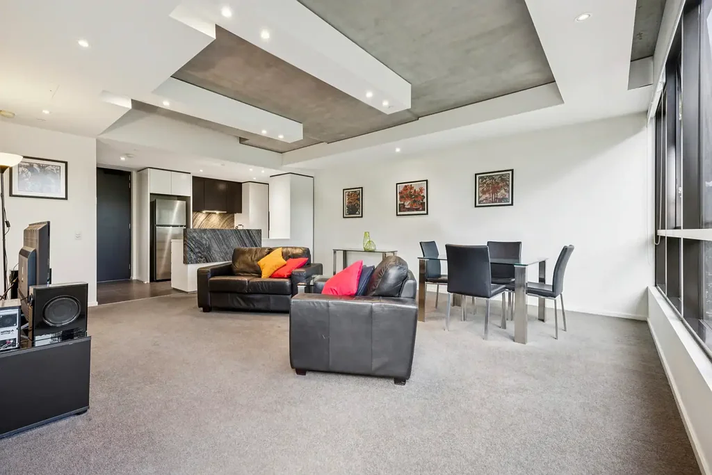 Canberra Central 1Zimmer Fully Furnished Apartment in New Acton Arts & Cultural Precinct; High Yield Return for an Investor or Luxury Living Opportunity for Owner-Occupier.