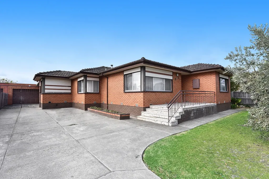 Reservoir 3બેડરૂમ A MUCH LOVED FAMILY HOME ON 836 SQMS OF LAND APPROX.