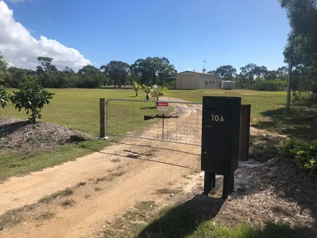 Deepwater  COMFORTABLE WEEK-ENDER ON 45 ACRES - CLOSE TO BEACHES & TIDAL CREEKS