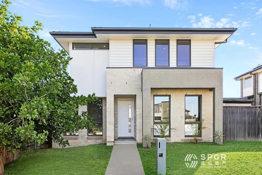Schofields 4 Slaapkamer East Facing Double-Storey Family Home In Convenient Location