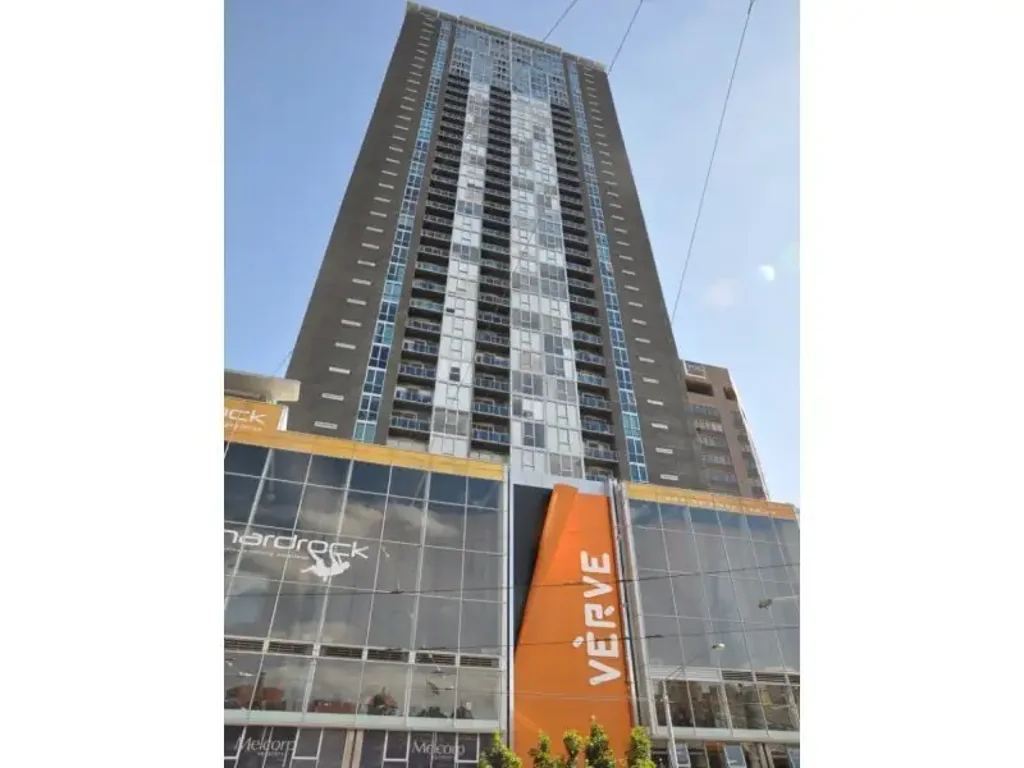FULLY FURNISHED EXECUTIVE APARTMENT