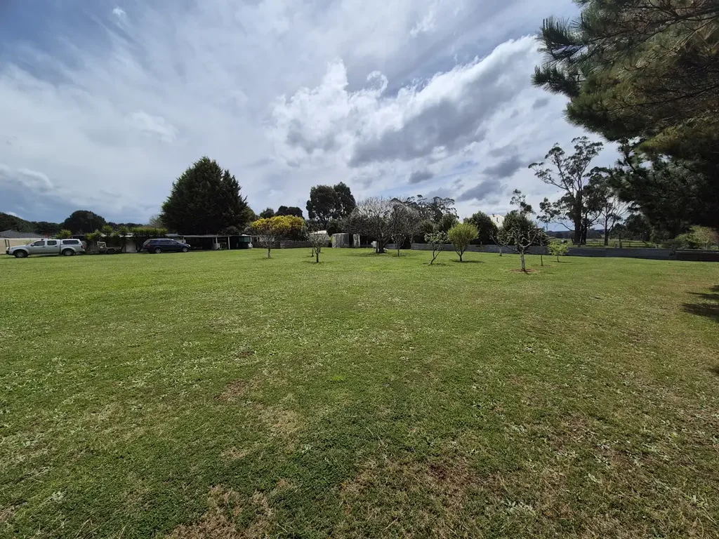 Coomoora 1 Acre Close to Town