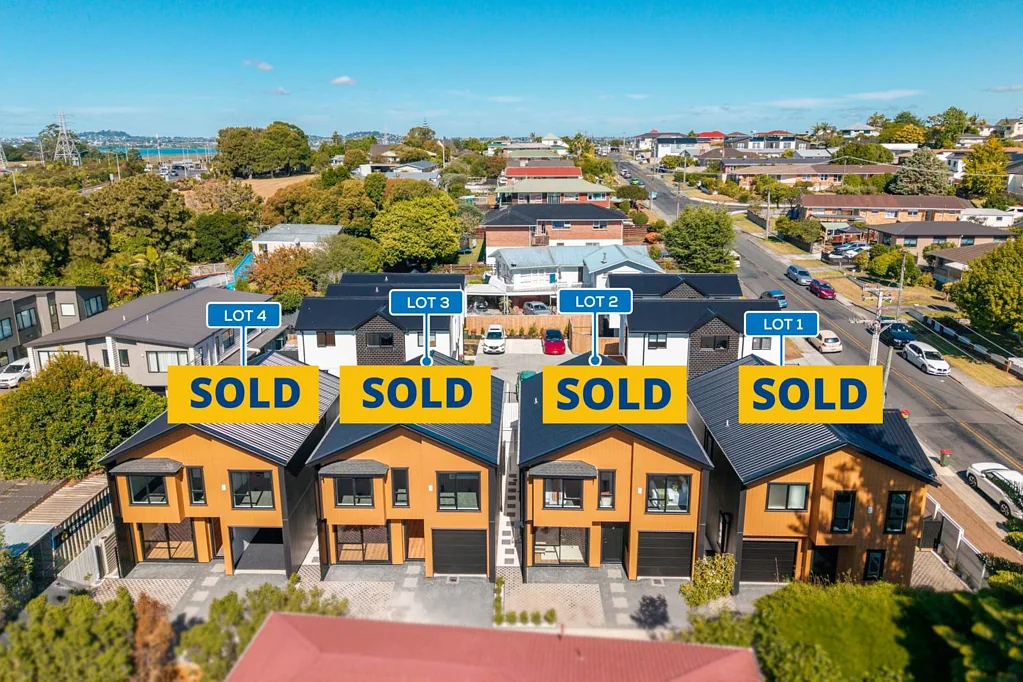 Te Atatu South 4ਬੈੱਡਰੂਮ New Home – Freehold, Standalone & Stylish