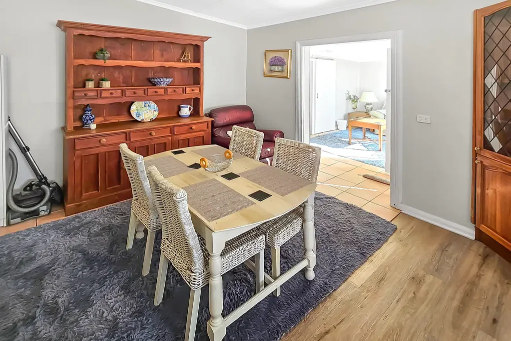 Cosy, One Bedroom Cottage with Rural Outlook