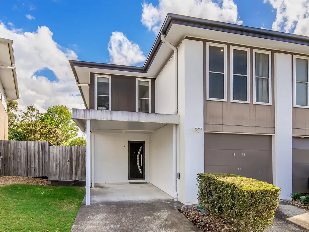 Mudgeeraba 4ห้องนอน WELL PRESENTED TOWNHOUSE IN EXCEPTIONAL LOCATION