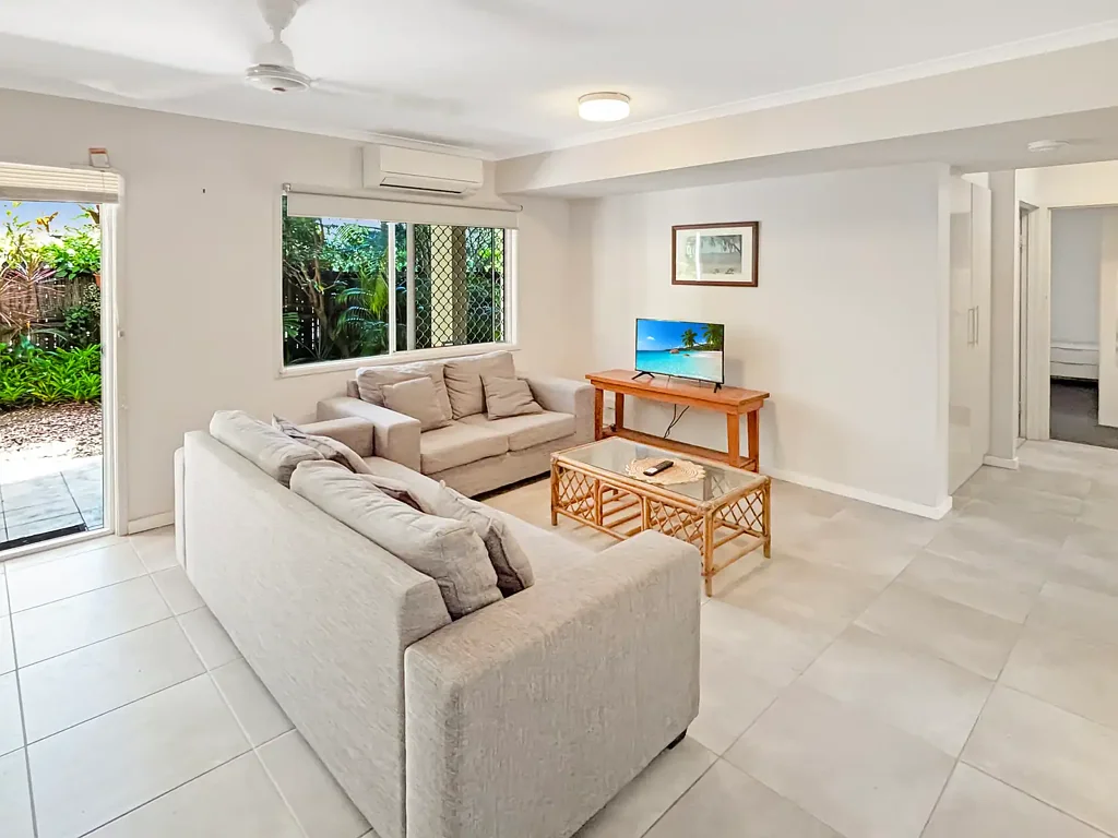 Coastal Charm in Trinity Beach!