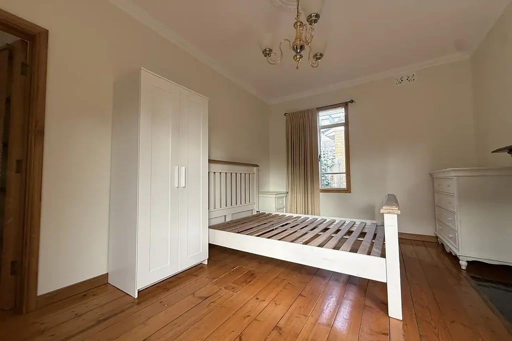 Furnished Rooms in a Prime Box Hill South Location with utilities included!