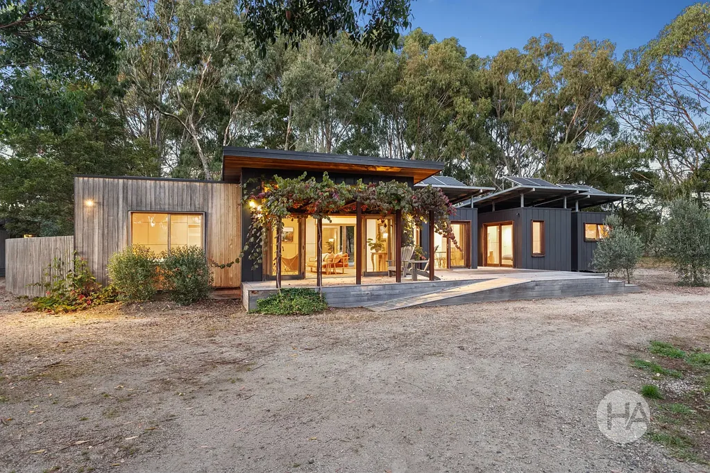 Wattle Bank 4 Slaapkamer A Private Acreage Statement
