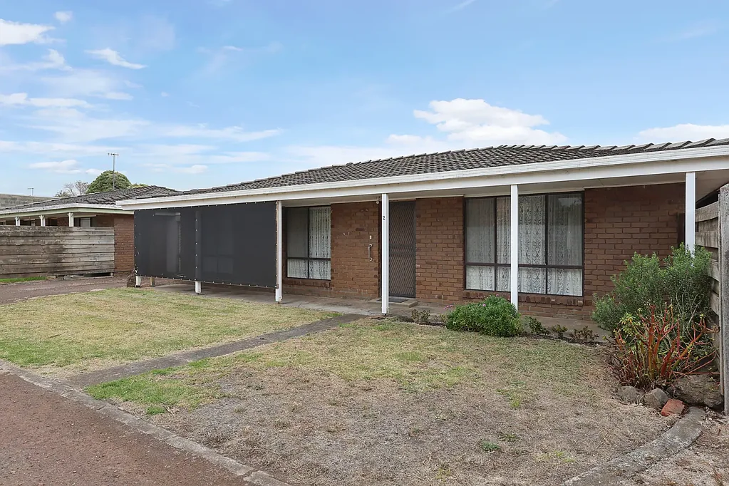 2/14 Parrott Street, Cobden, VIC 3266