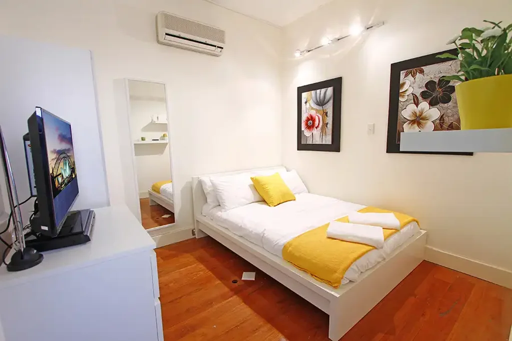 Fully Furnished Room with Aircon in Prime Potts Point Location