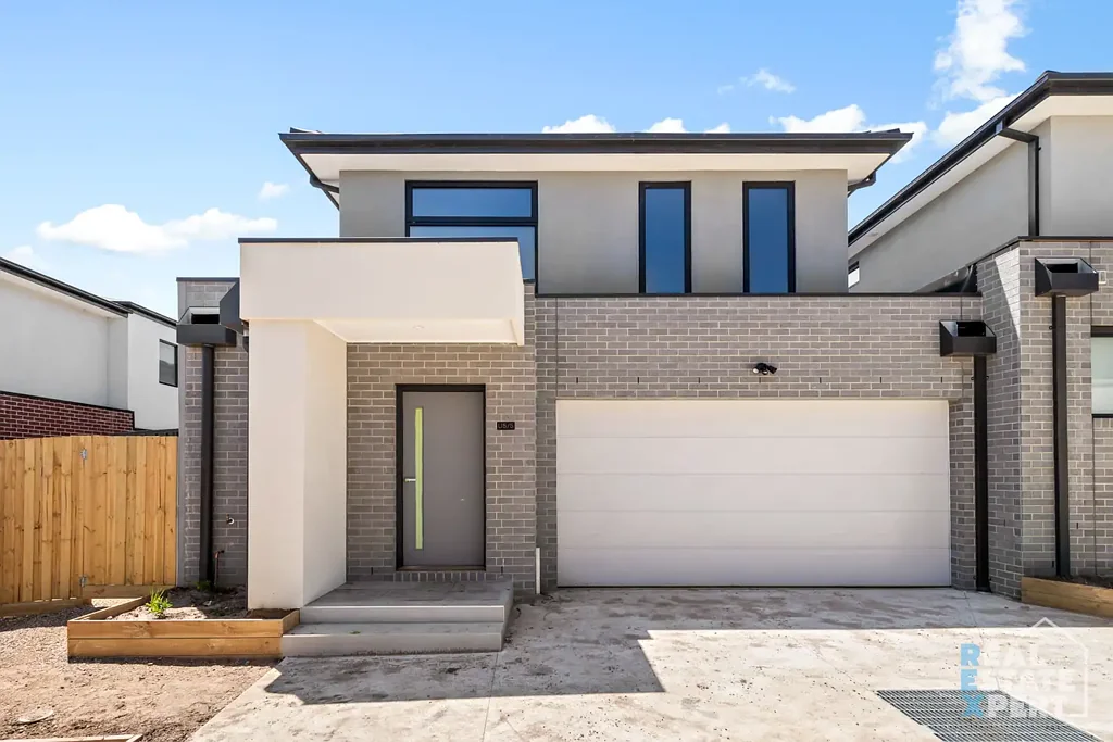 Brand-New Family Townhouse in a Prime Narre Warren Location