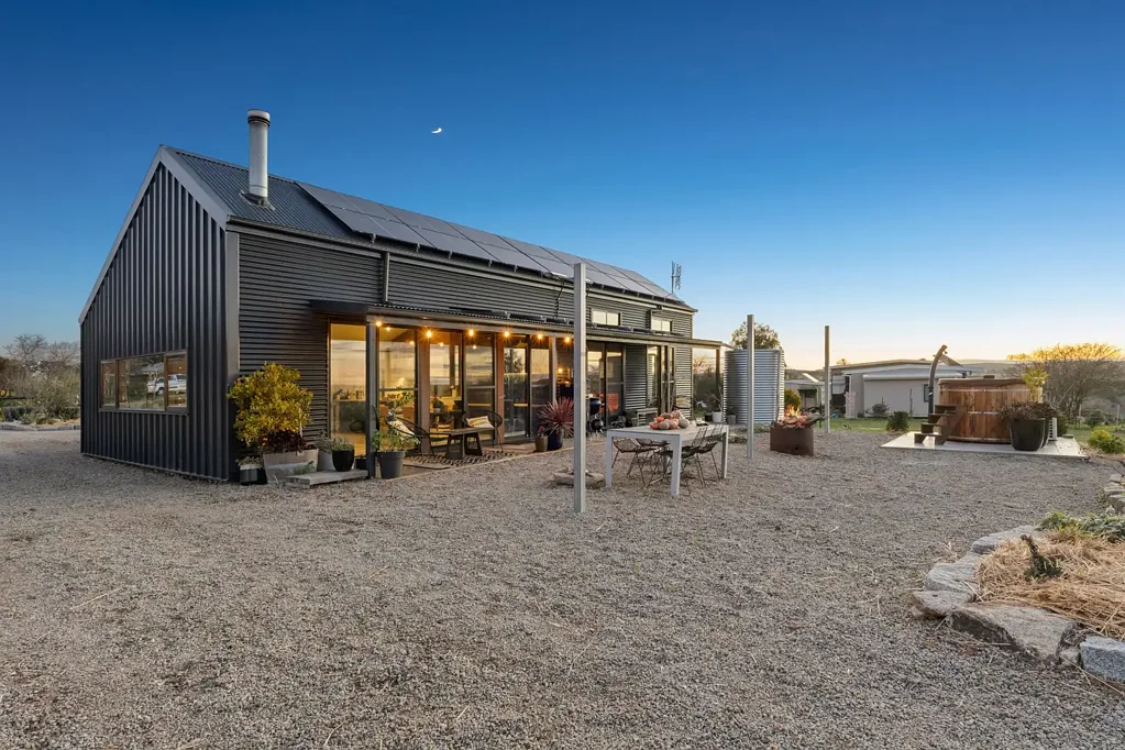 Malmsbury 4房  Contemporary Custom Built Home with Studio, Elevated Views & Sustainable Design