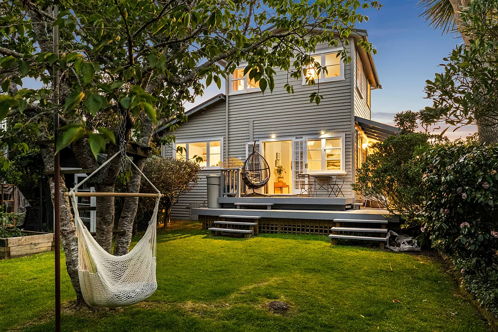 18 Raine Street, Karori, Wellington