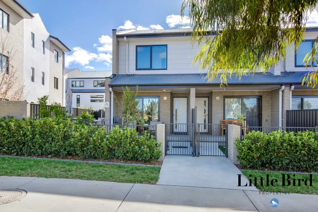 Stunning Triple Story townhouse