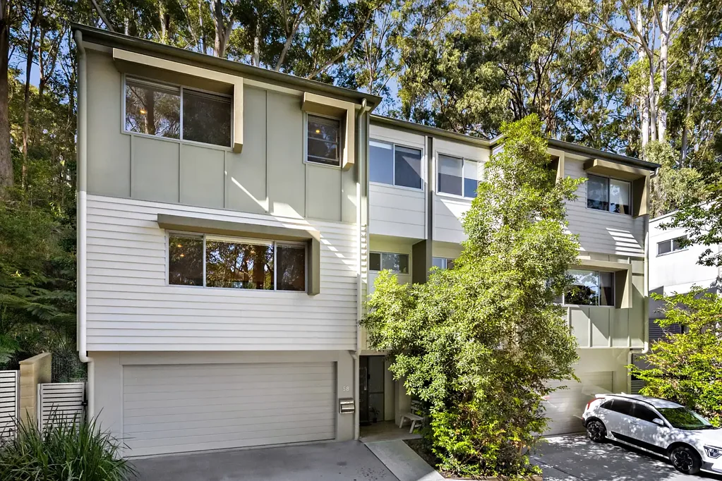 Currumbin 3房  LEAFY LOW-MAINTENANCE LIVING IN SOUGHT-AFTER CURRUMBIN RIDGE