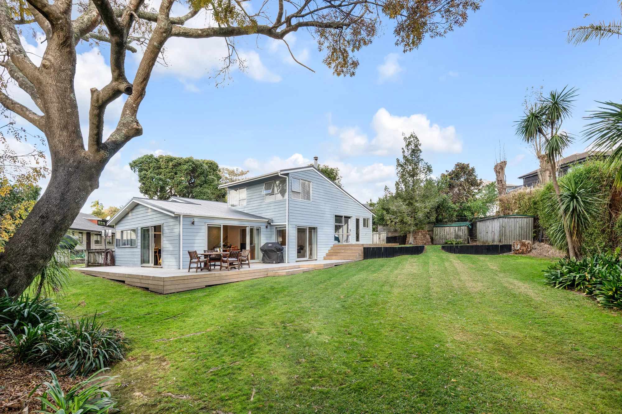 Bucklands Beach 4房 承载家庭回忆的理想住宅！兼具空间感与舒适性，步行即至海滩，名校环伺！ Magical in Macleans