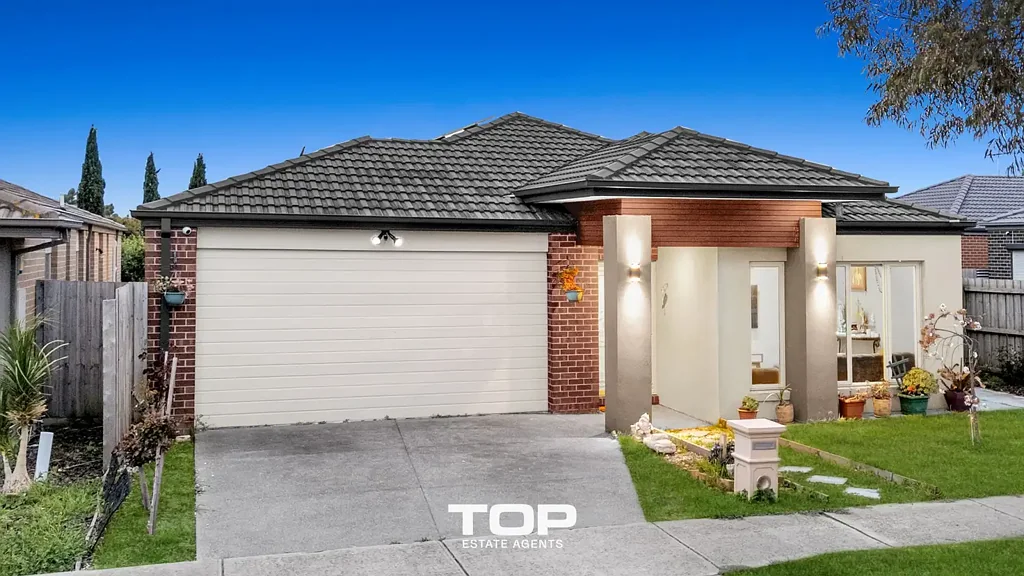Perfectly Located 4-Bedroom Family Home in Cranbourne East!!