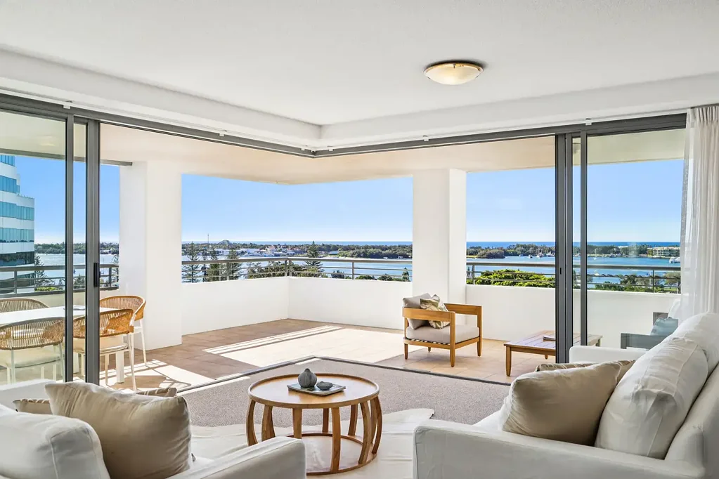 211/105 Scarborough Street, Southport, QLD 4215