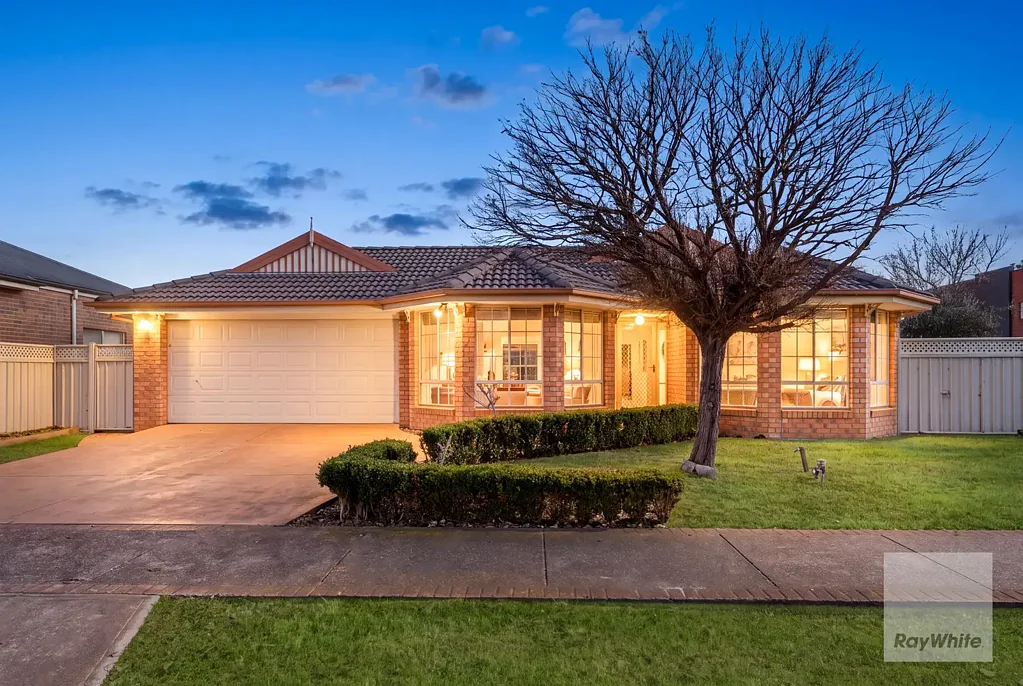 Caroline Springs 4Zimmer Proudly Presented by Ray White West Realty!