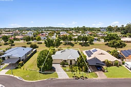 2 Thames Place, Oxenford
