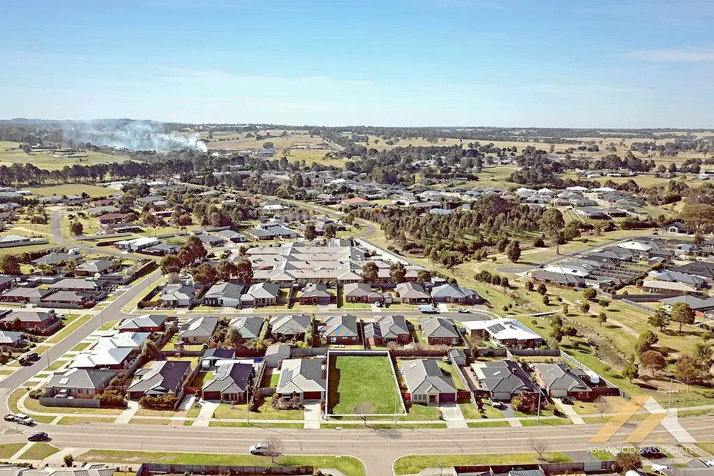 106 Flinns Rd, Eastwood, VIC 3875